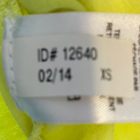 🔥 Express | Neon Yellow Scoop Neck Jersey Knit Pocket Tank Top Sz XS - Picture 6 of 6